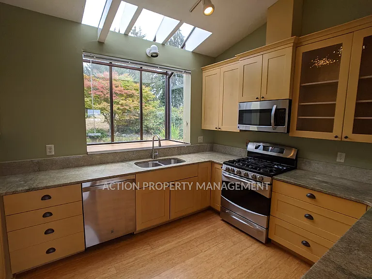 251 Old Schoolhouse Rd — Photo 12