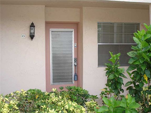 5th image of 2701 Nassau Bnd APT C1