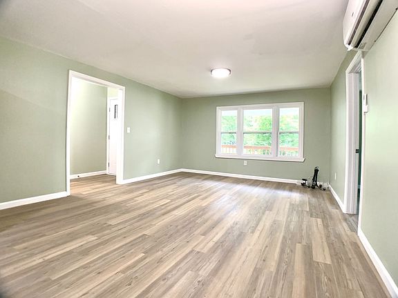 3rd image of 421 Poston St