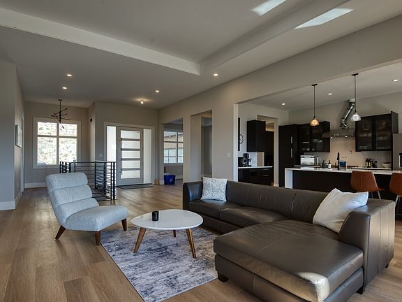 3rd image of 2835 Outlook Way