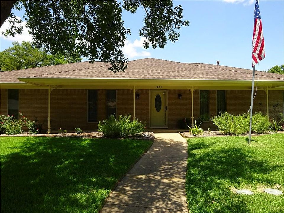 1st image of 1703 Kingsborough Dr