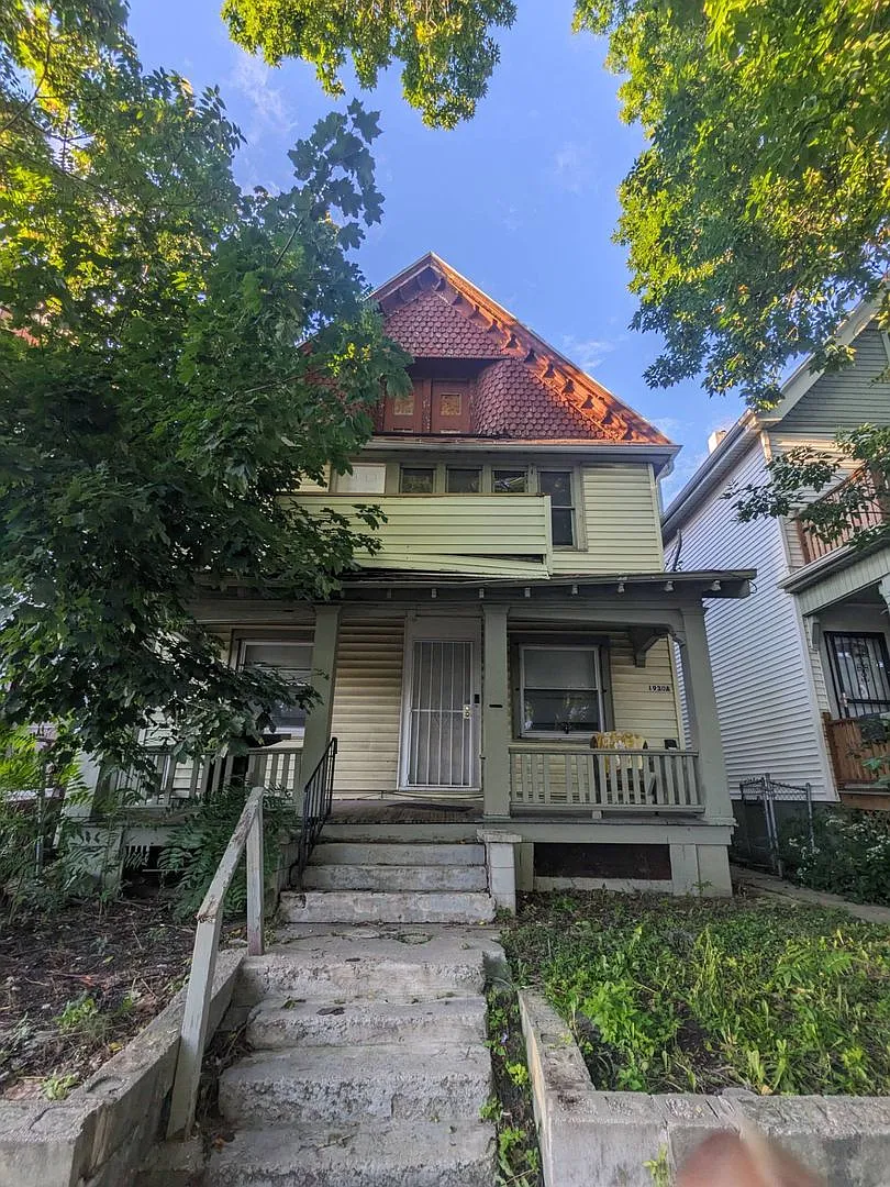 1930 West Clarke Street - new — Photo 1