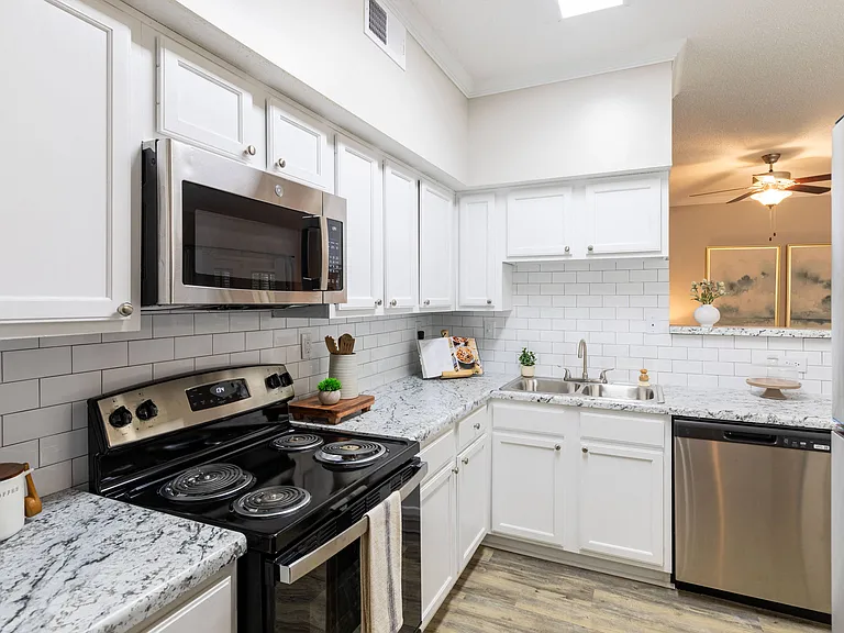 Water Oak Apartments — Photo 2