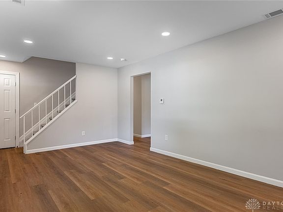 4th image of 950 Southridge Ave