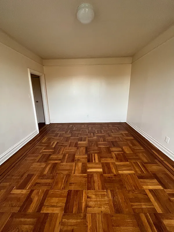 1900 Quentin Road B1