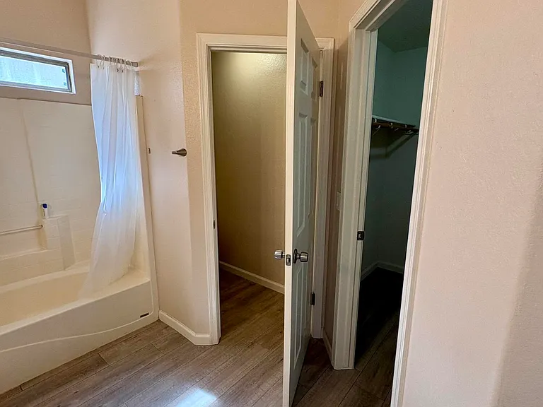 8556 W Carol Ave — Photo 23