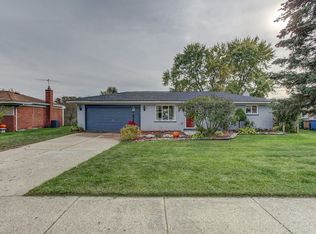 5095 Ridgetop Dr, Waterford, MI 48327