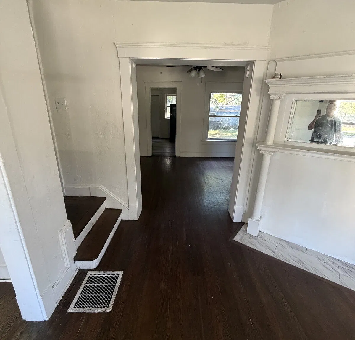 3 bed, 1.0 bath, $1,000 — Photo 2
