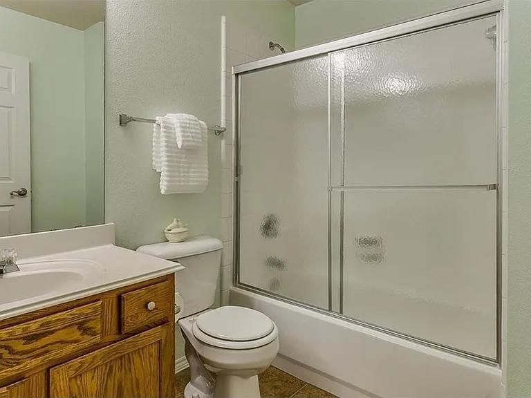 2821 Briargrove Ln — Photo 10