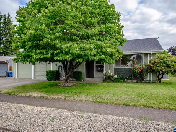 1397 Westwood Dr, Stayton, OR 97383