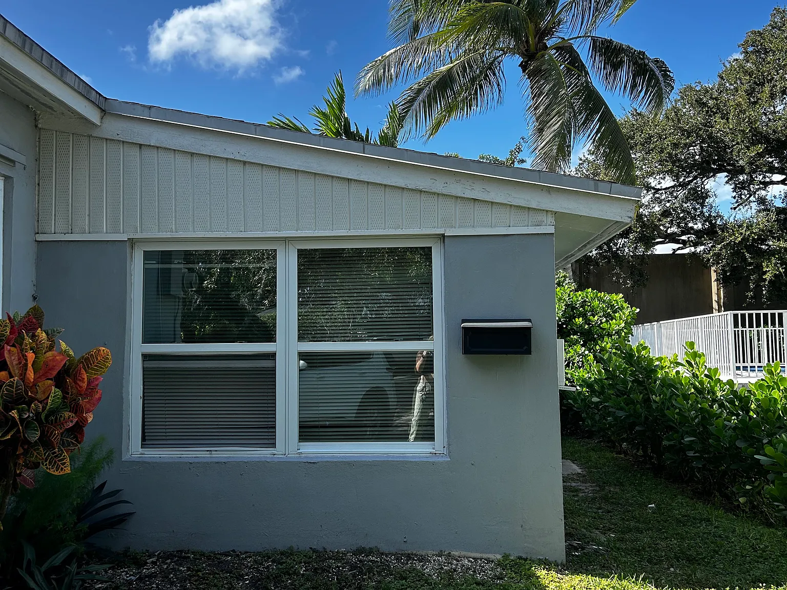 Studio, 350 sqft, $1,200 — Photo 3