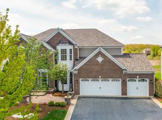 720 Porter Cir, Lindenhurst, IL 60046