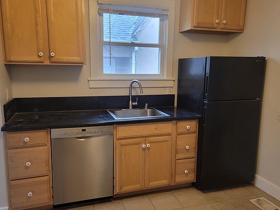 4th image of 726 39th St