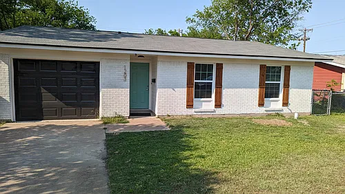 1203 Kathey Dr Photo 1