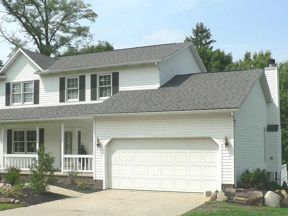 Beautiful Remodeled Colonial w/ 2 tiered deck, granite