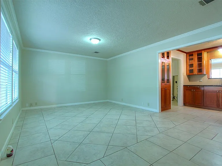 1322 Curtin St — Photo 19