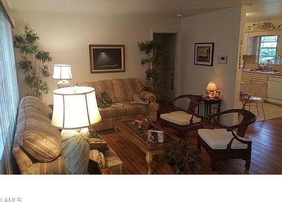 4th image of 13 Leeland Heights Blvd E