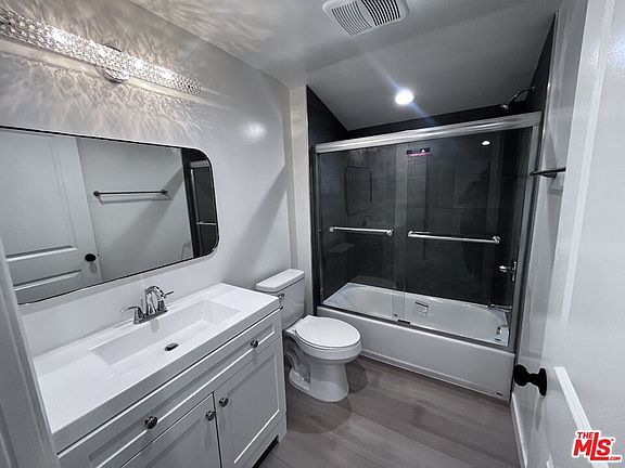 5th image of 942 S Lucerne Blvd #946