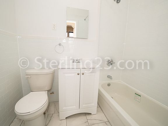 2nd image of 27-16 Hoyt Ave S #5