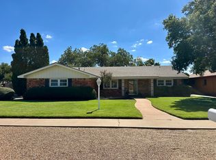 1505 W Crosby St, Slaton, TX 79364