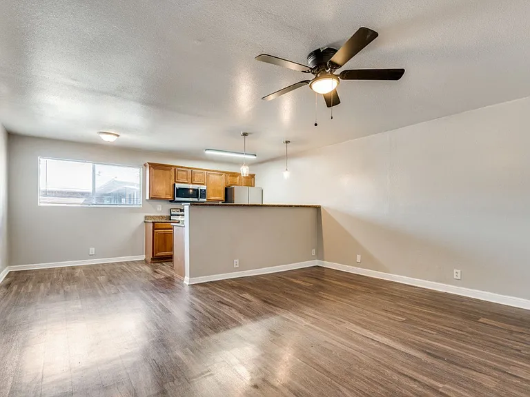 4915 Reiger Ave — Photo 3