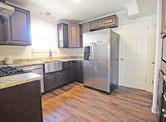 3rd image of 27 Boimare Ave