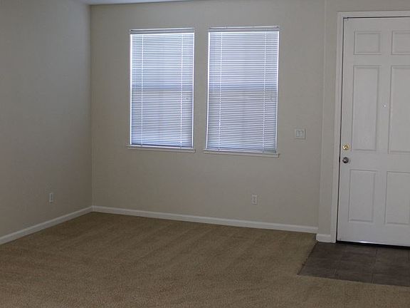 4th image of 10820 Peony Place Dr