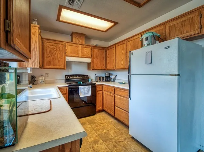115, ID #, 1365 SW Sun Glo Drive - 1 — Photo 4