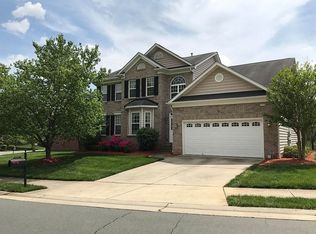 2050 Waterford Village Dr, Clemmons, NC 27012