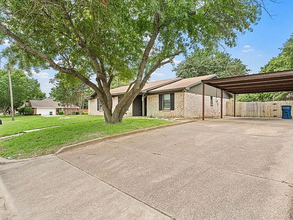 5th image of 605 Rolling Hills Dr