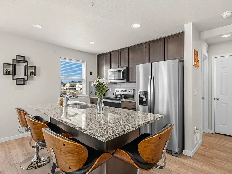 5872 Thurless Ln — Photo 8
