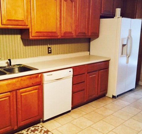 4th image of 401 Folkstone Ct