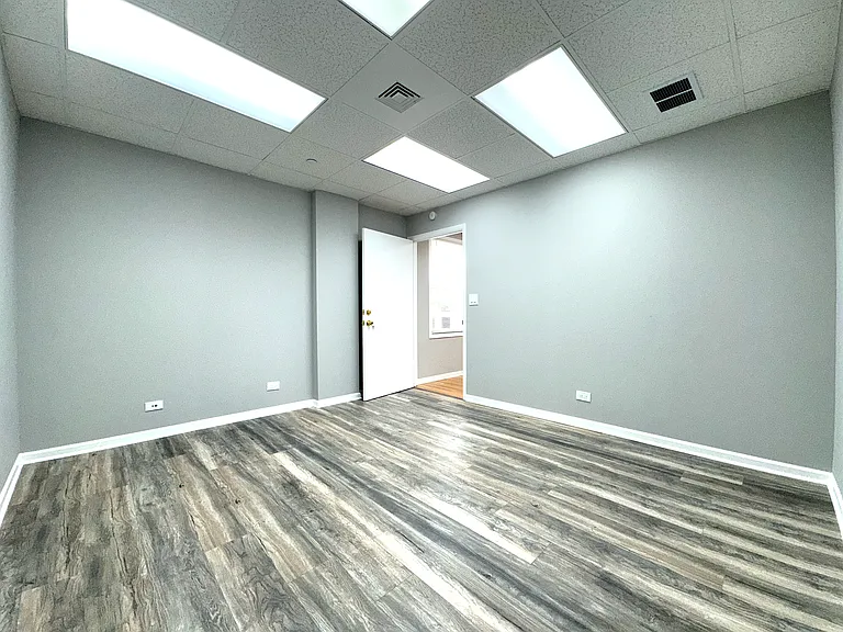 9856 Derby Ln #2 — Photo 13