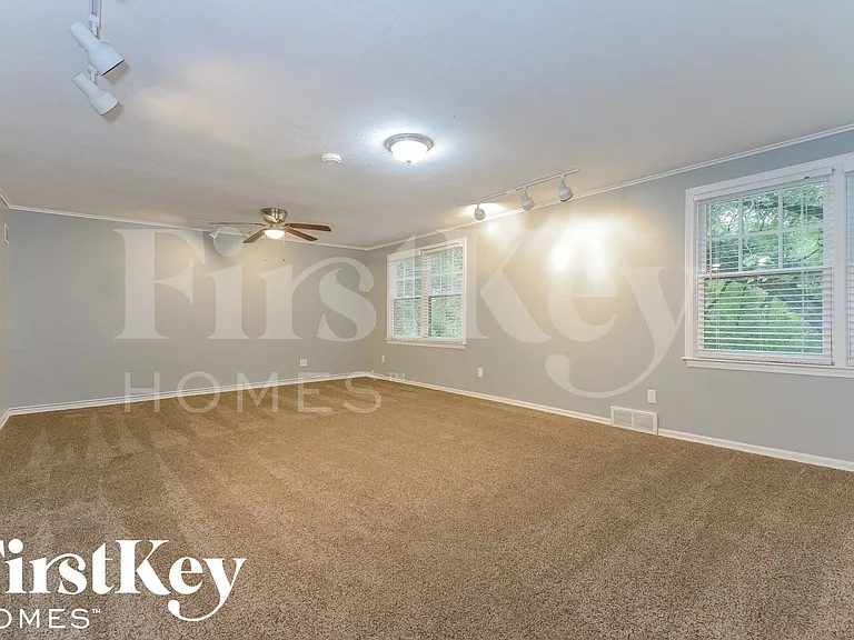 10342 Walmer St — Photo 13