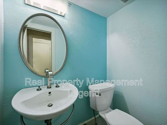 4th image of 2701 Harmon Dr