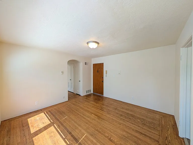 2038-2042 Hearst Avenue — Photo 12