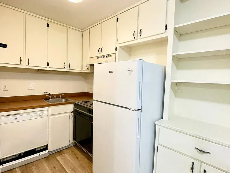 1227 Barnwell St #4 — Photo 7