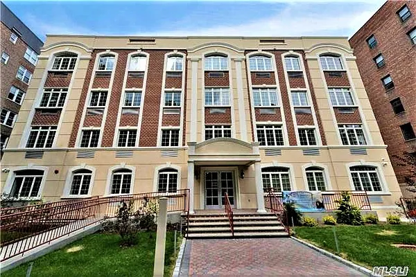 Rented by Remax City Square | media 16