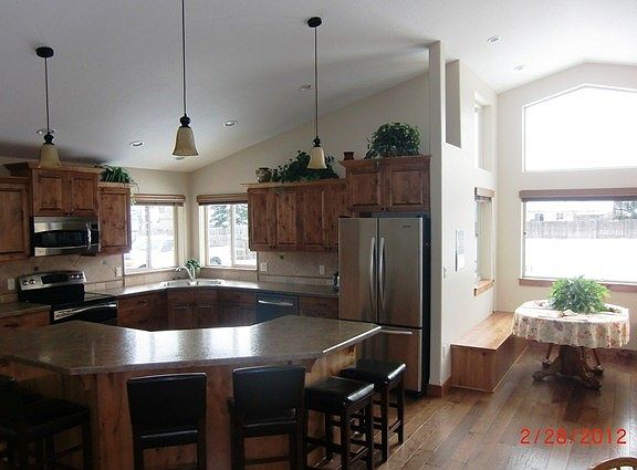 5th image of 416 E Lacey Ave