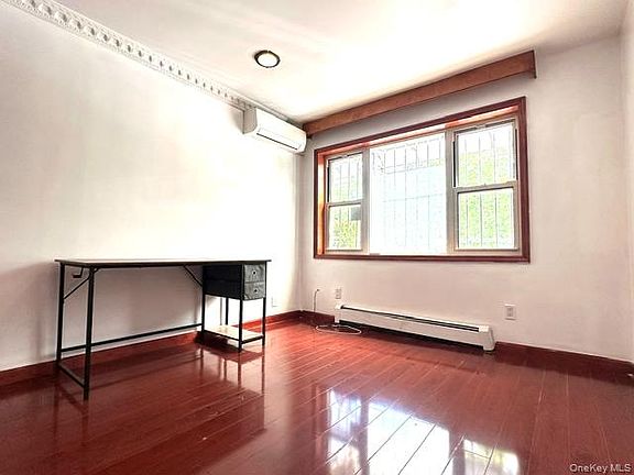 3rd image of 14437 Melbourne Avenue