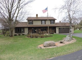 E3134 Cross Rd, Waupaca, WI 54981