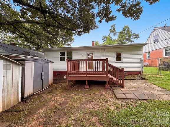 5th image of 1521 Herrin Ave