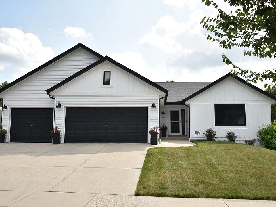 238 Beatrice DRIVE Hartford WI 53027 Zillow