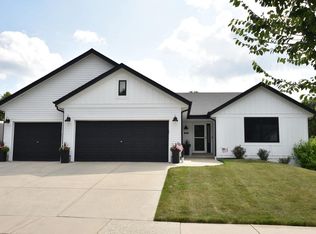 238 Beatrice Dr, Hartford, WI 53027
