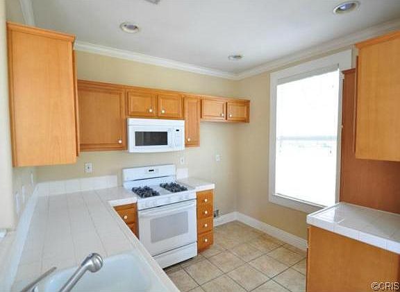 4th image of 27060 Victoria Ln Unit 108