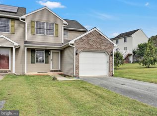 145 Red Stone Cir, Reinholds, PA