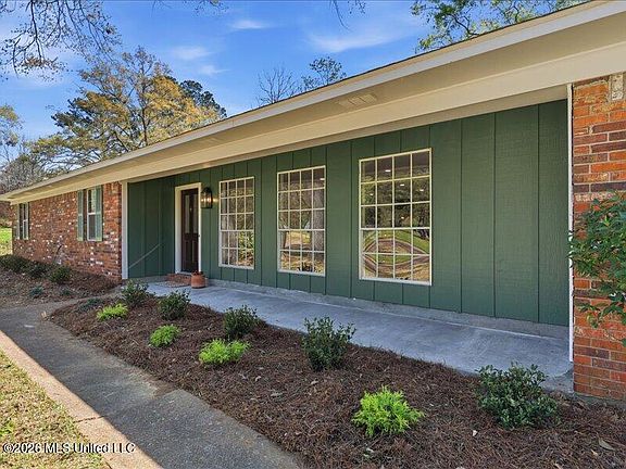 4th image of 807 Normandy Dr