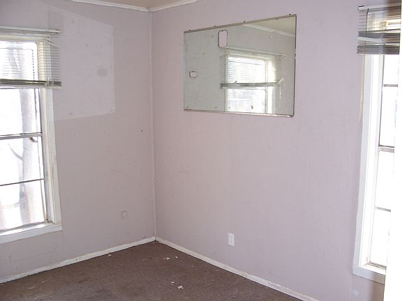 5th image of 7640 Dahlen St