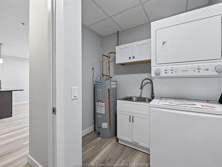 1500 Ouellette Ave #403 — Photo 32