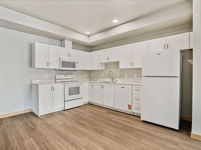 Shadow Creek Apartments — Photo 32
